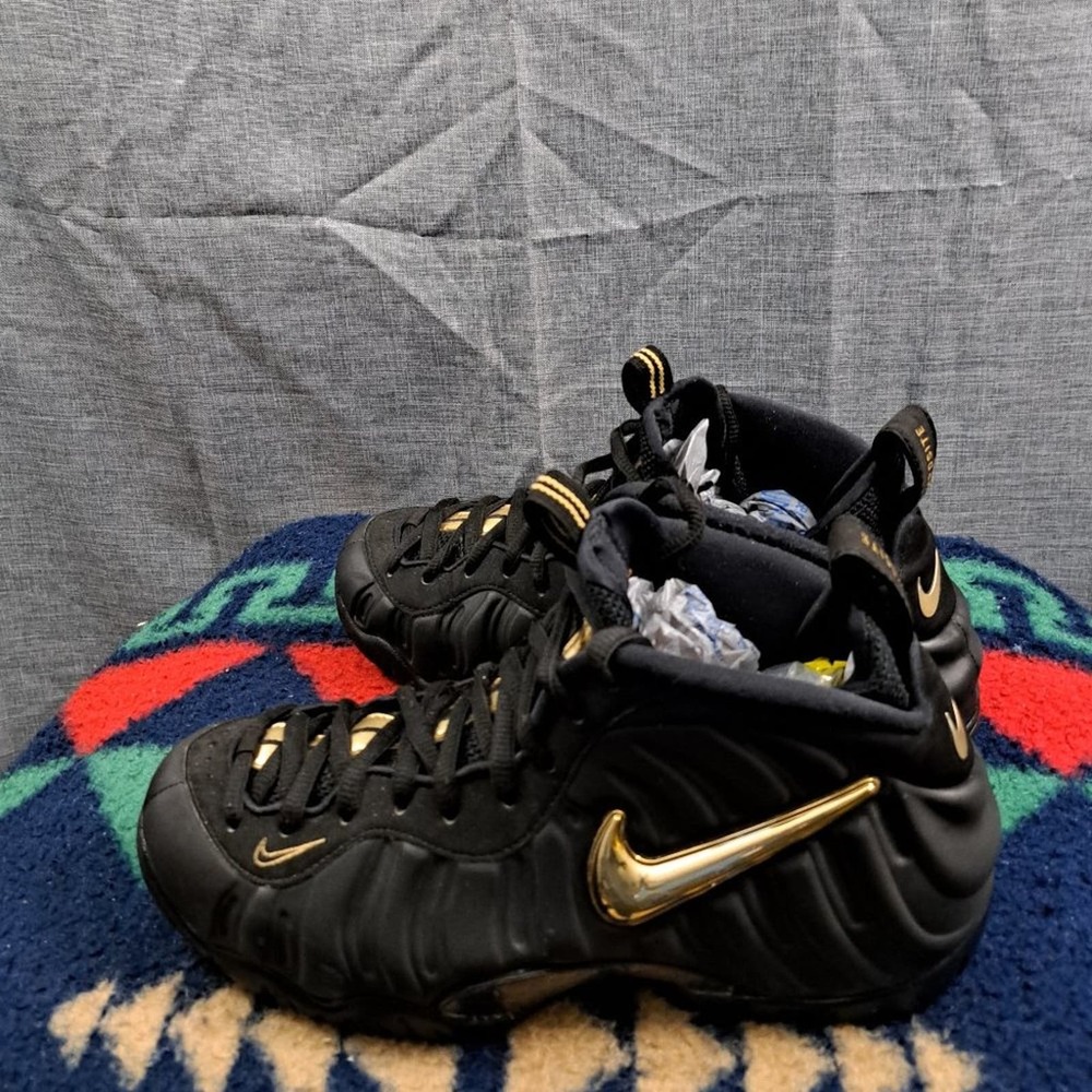%Nike Air Foamposite Pro Men Size 7.5 Black Metallic Gold 624041-009 A13
